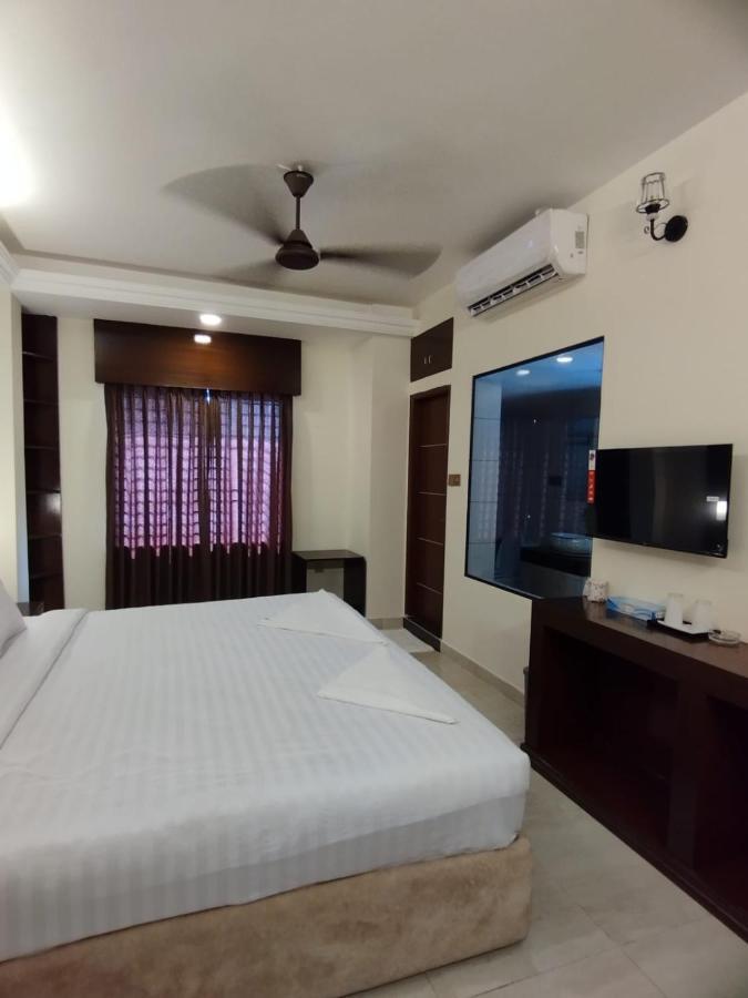 White Park Hotel & Suites Chittagong Exterior foto